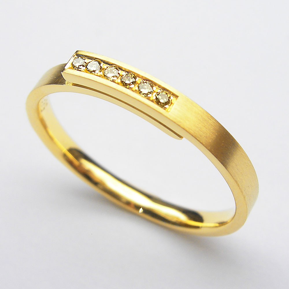 Gelbgold-Ring mit gelben Diamanten